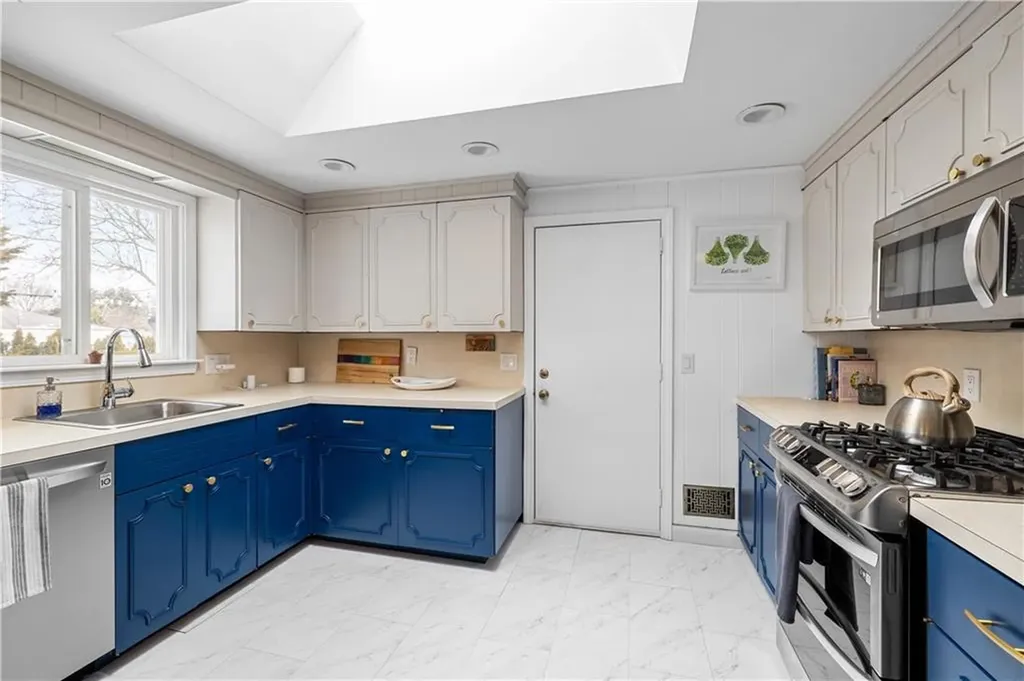 127 Dellwood Road Cranston RI 02920