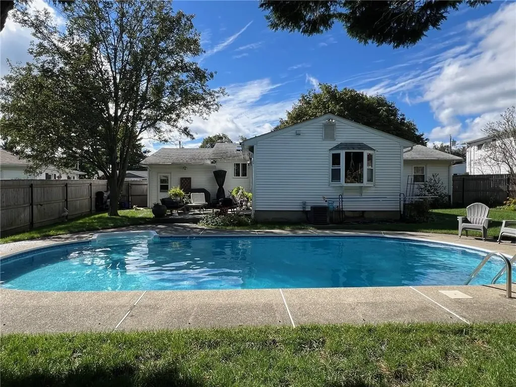 127 Dellwood Road Cranston RI 02920