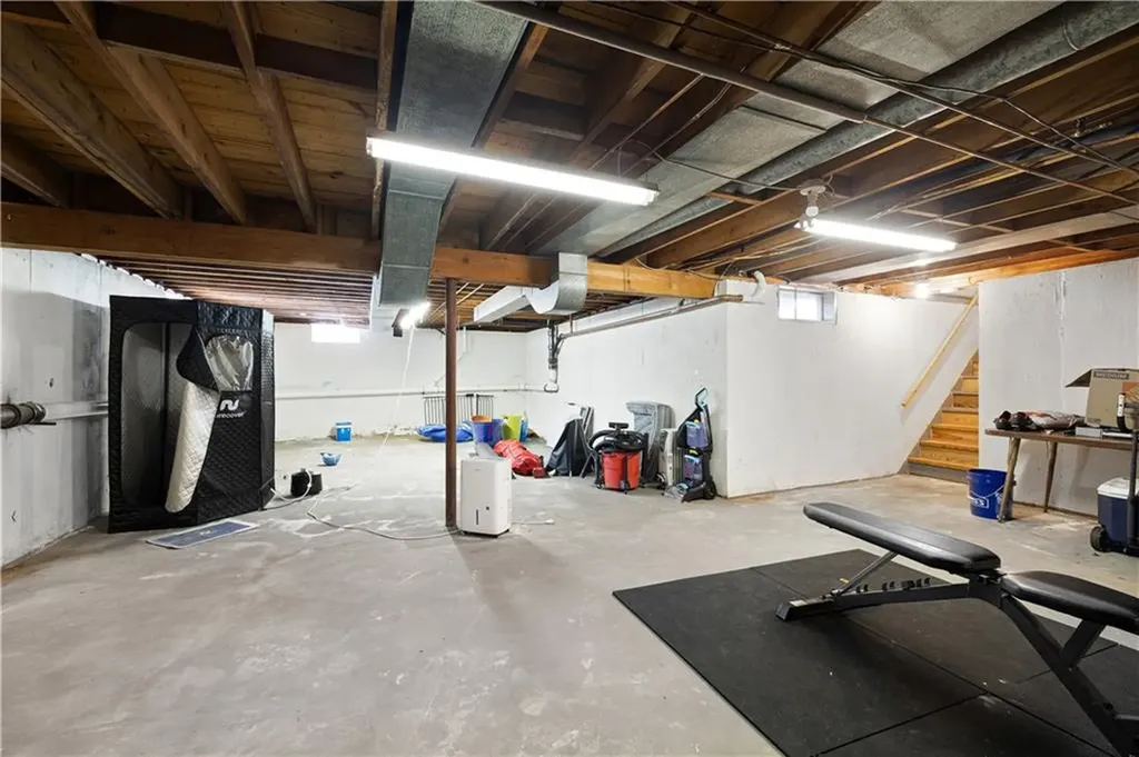 127 Dellwood Road Cranston RI 02920