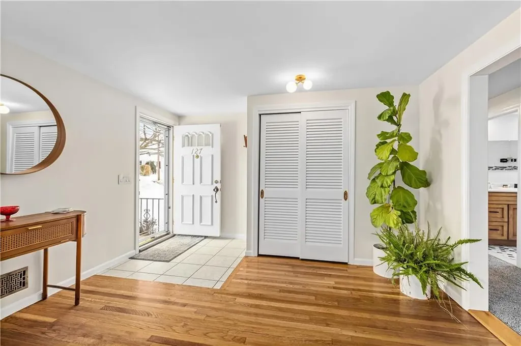 127 Dellwood Road Cranston RI 02920