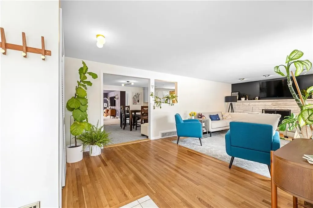 127 Dellwood Road Cranston RI 02920