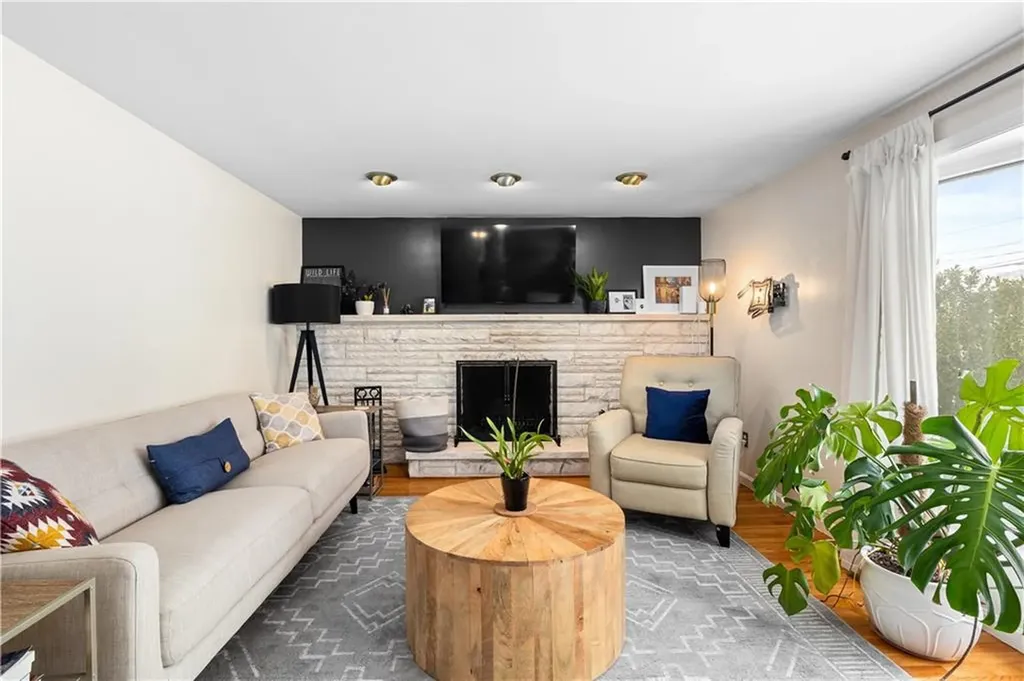 127 Dellwood Road Cranston RI 02920