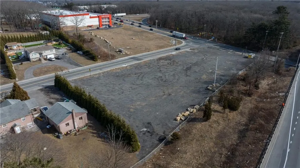 1835 Plainfield Pike Johnston RI 02919