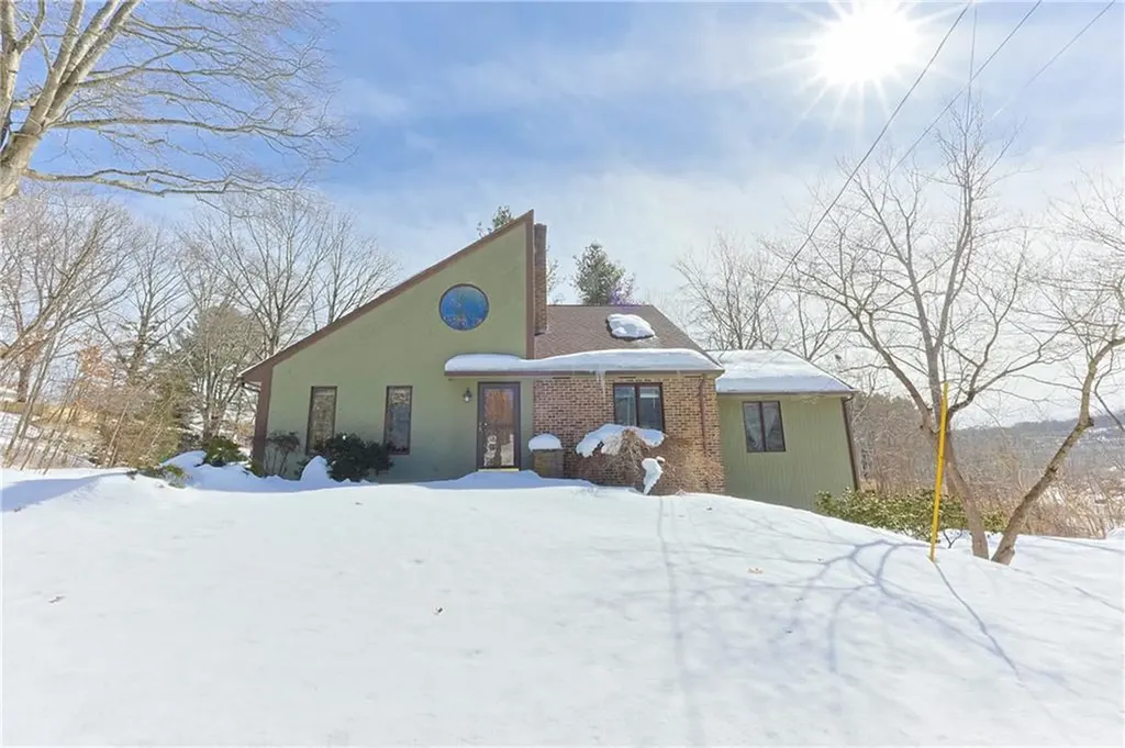 28 Gilfillan Road North Smithfield RI 02896