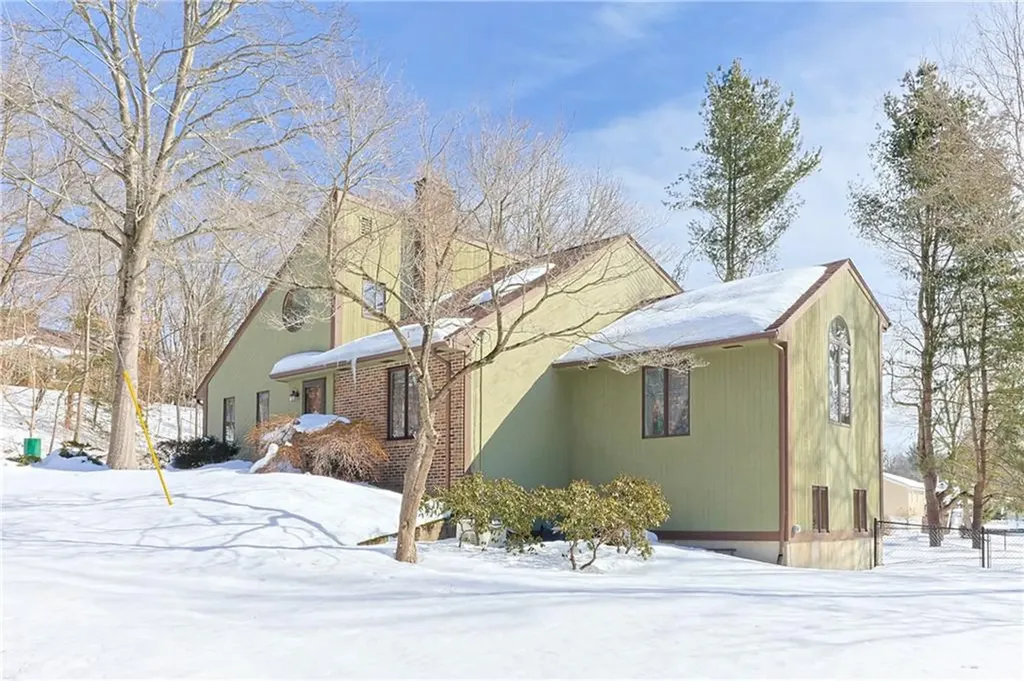 28 Gilfillan Road North Smithfield RI 02896