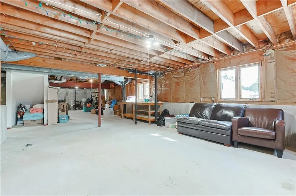 28 Gilfillan Road North Smithfield RI 02896