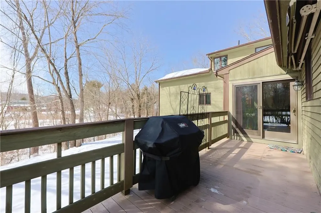 28 Gilfillan Road North Smithfield RI 02896