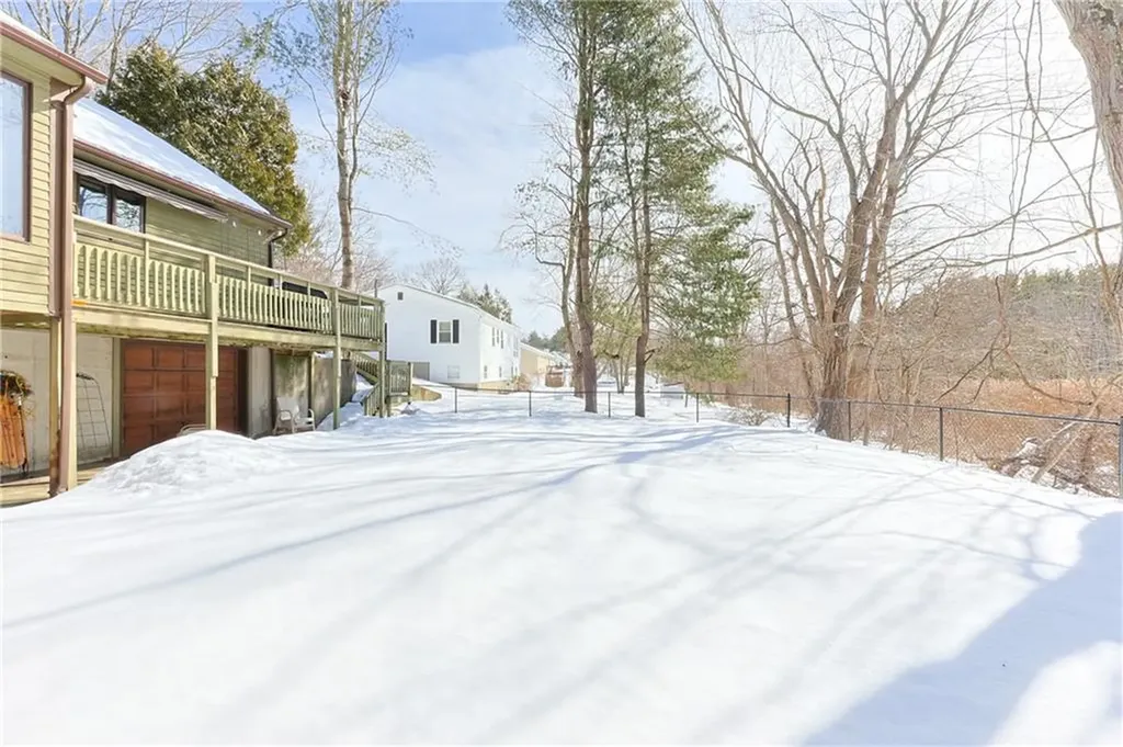 28 Gilfillan Road North Smithfield RI 02896