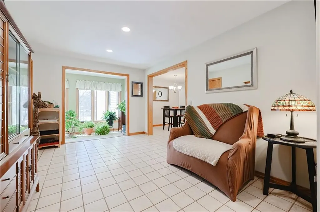 28 Gilfillan Road North Smithfield RI 02896