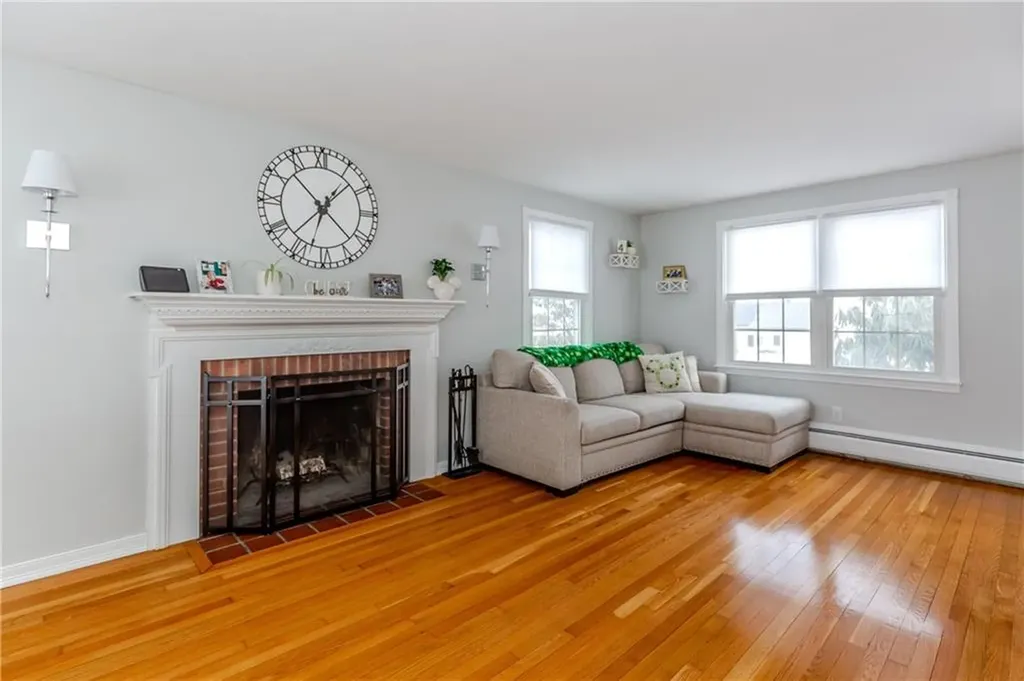 93 Tanglewood Drive West Warwick RI 02893