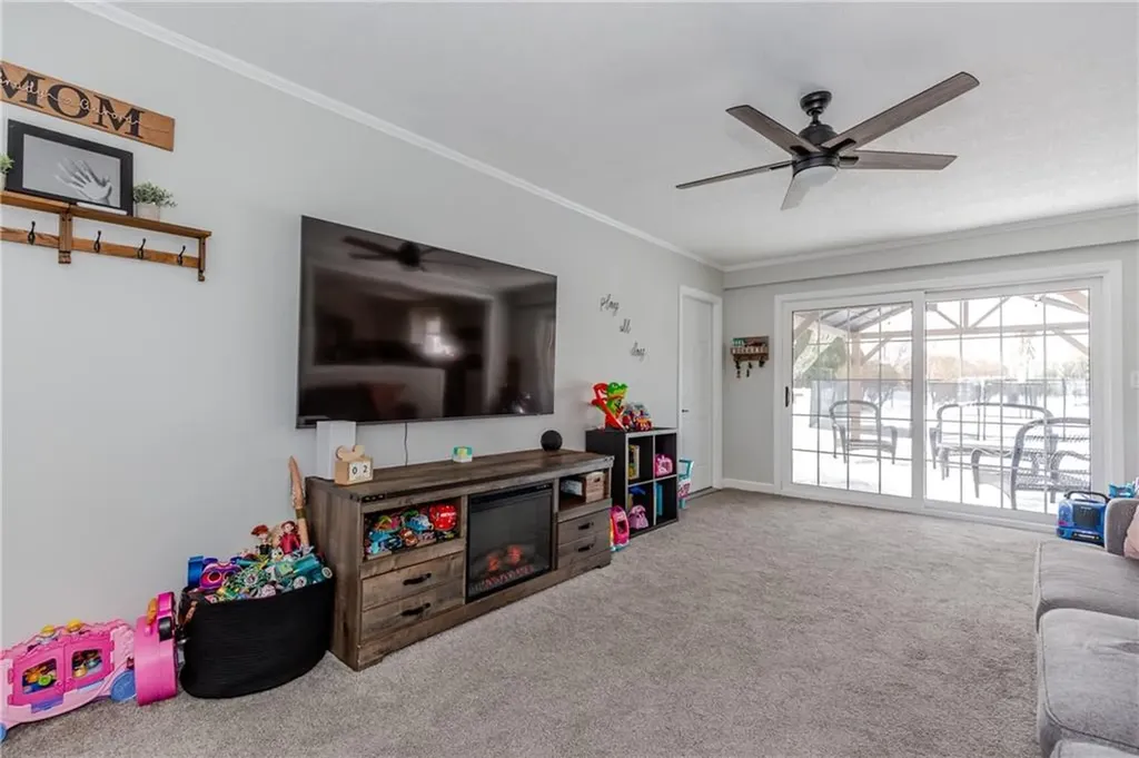 93 Tanglewood Drive West Warwick RI 02893