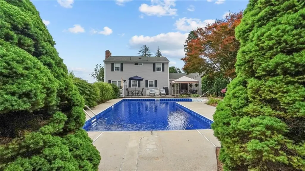 93 Tanglewood Drive West Warwick RI 02893