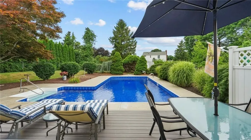 93 Tanglewood Drive West Warwick RI 02893