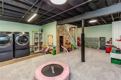 93 Tanglewood Drive West Warwick RI 02893