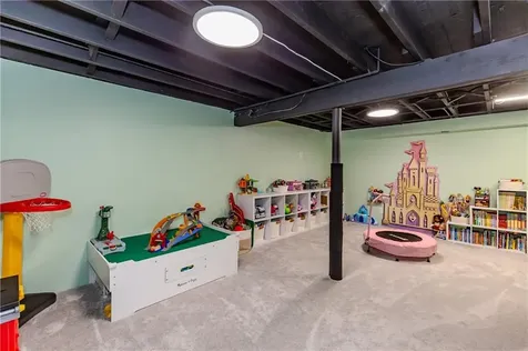 93 Tanglewood Drive West Warwick RI 02893