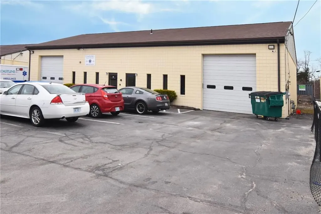 53 63 Kent Avenue Warwick RI 02886