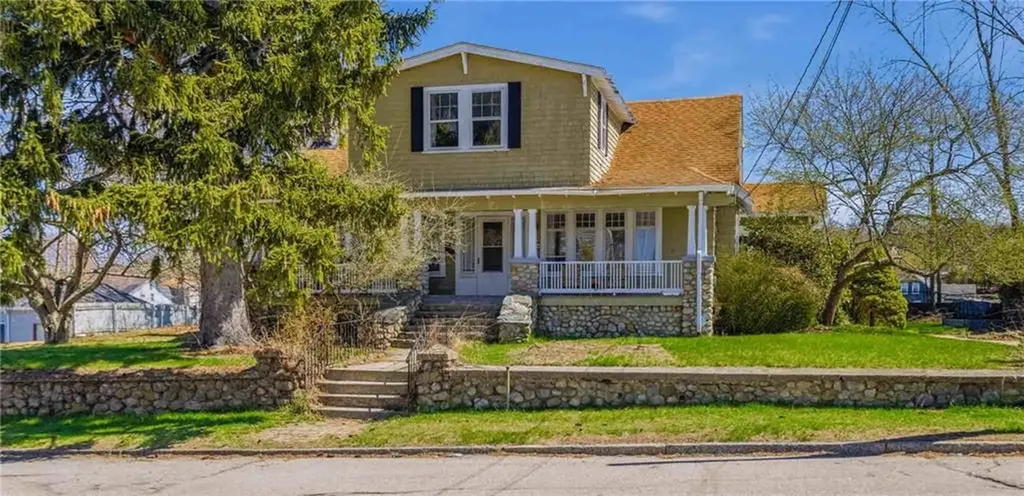 87 Kermit Street Woonsocket RI 02895