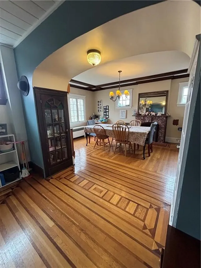 87 Kermit Street Woonsocket RI 02895