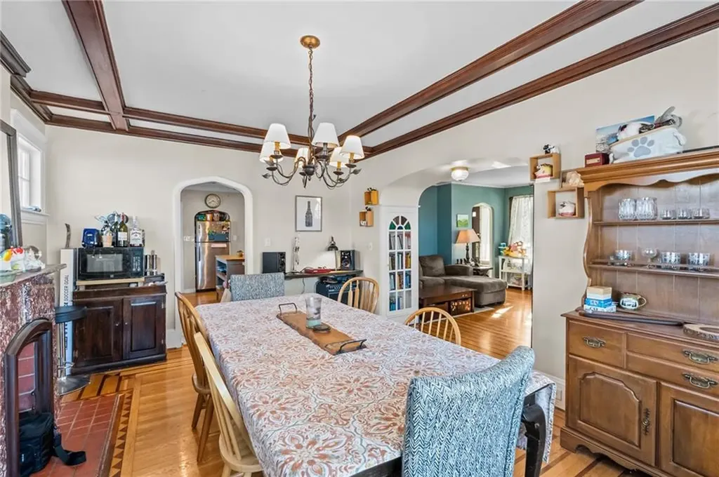 87 Kermit Street Woonsocket RI 02895