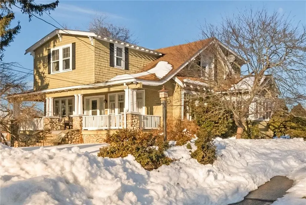 87 Kermit Street Woonsocket RI 02895