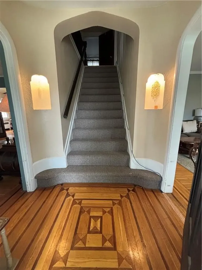 87 Kermit Street Woonsocket RI 02895