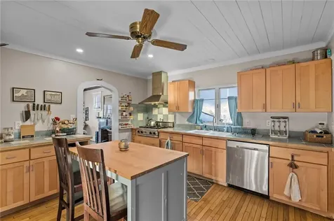 87 Kermit Street Woonsocket RI 02895