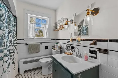 87 Kermit Street Woonsocket RI 02895