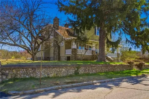 87 Kermit Street Woonsocket RI 02895