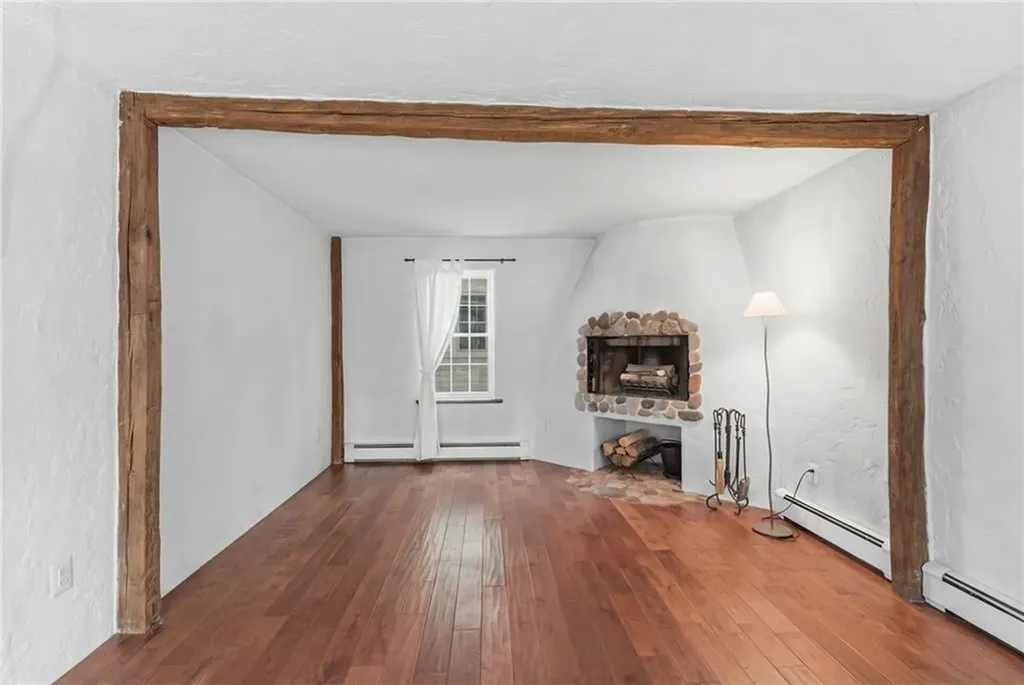 5 Bowser Court Newport RI 02840