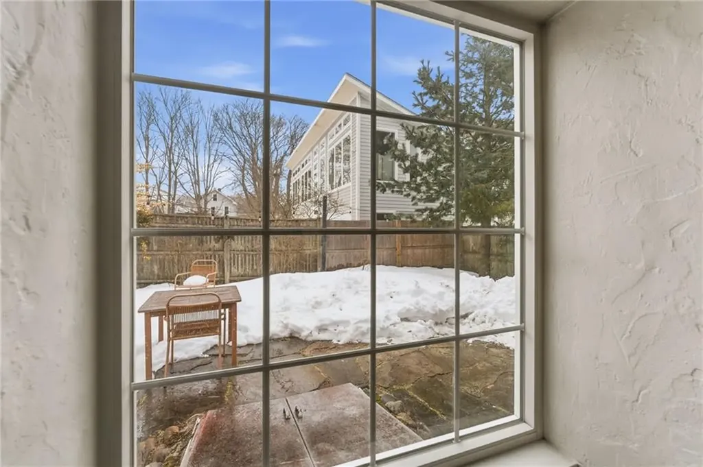 5 Bowser Court Newport RI 02840