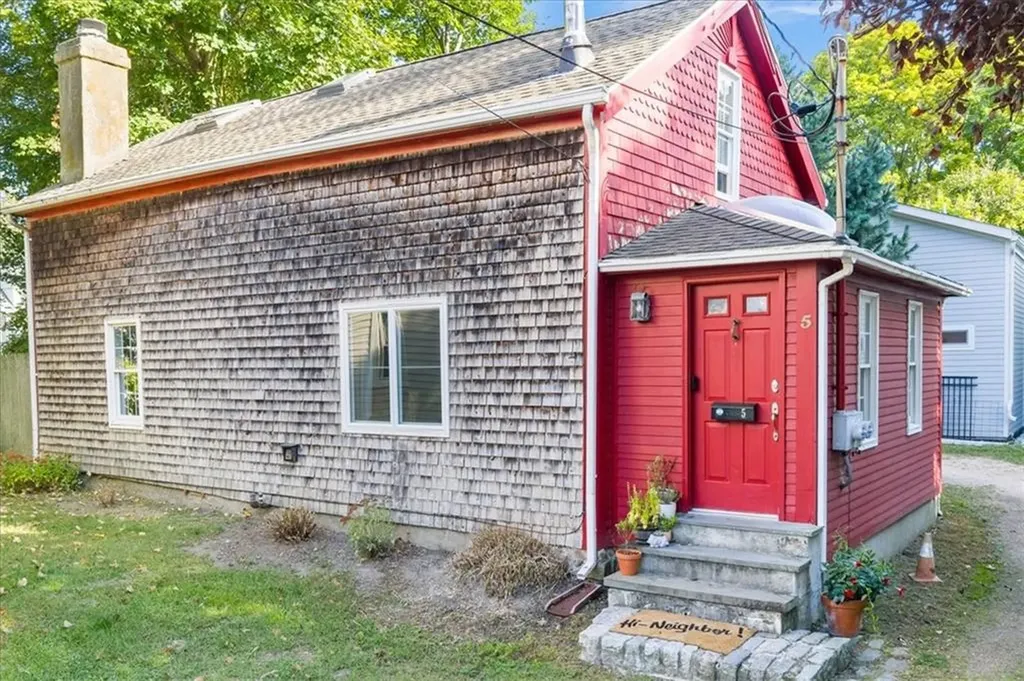 5 Bowser Court Newport RI 02840