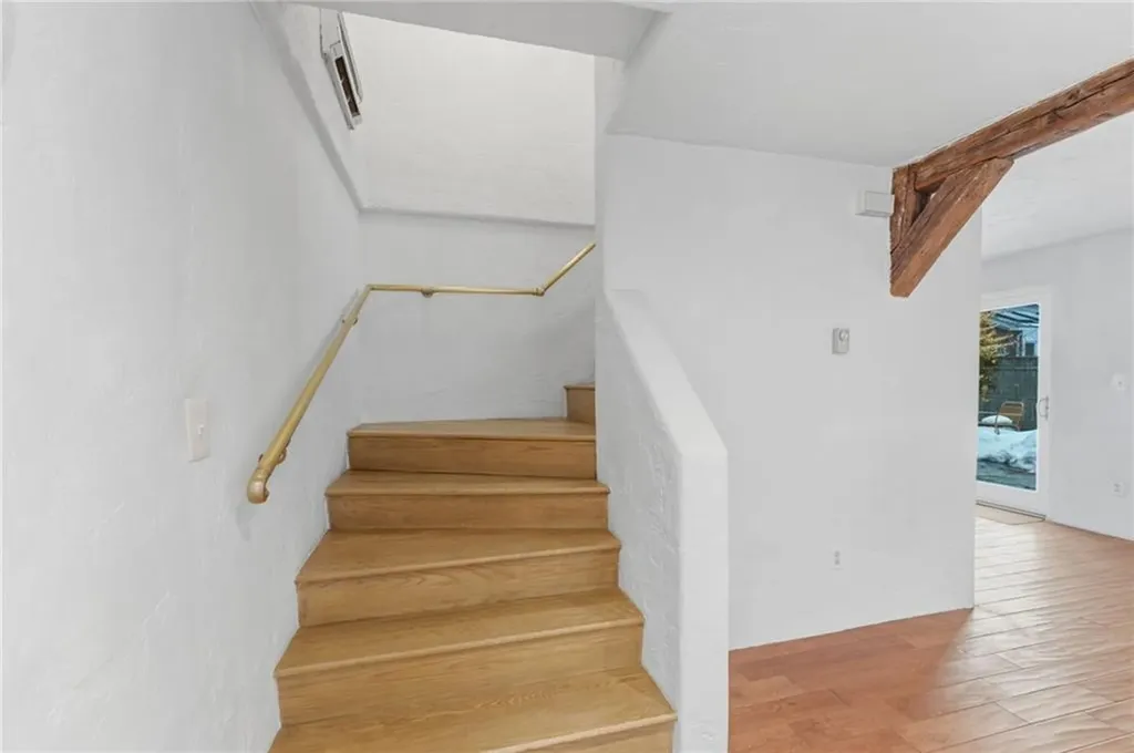 5 Bowser Court Newport RI 02840