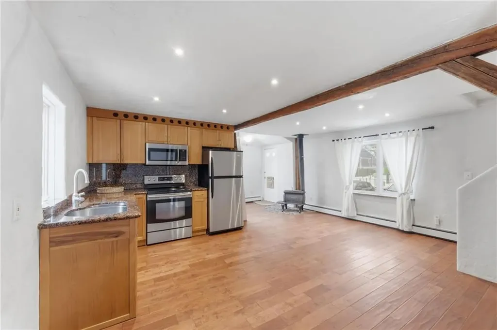 5 Bowser Court Newport RI 02840