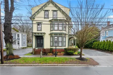 686 Hope Street Bristol RI 02809