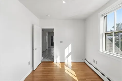 686 Hope Street Bristol RI 02809