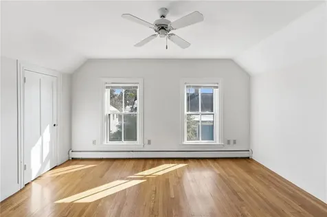 686 Hope Street Bristol RI 02809