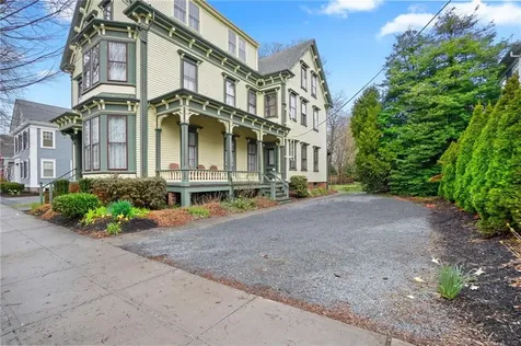 686 Hope Street Bristol RI 02809