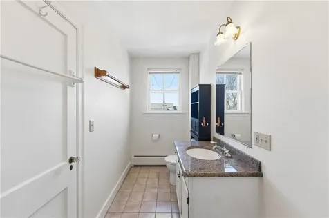 686 Hope Street Bristol RI 02809