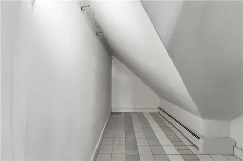 686 Hope Street Bristol RI 02809