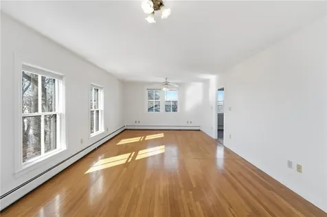 686 Hope Street Bristol RI 02809