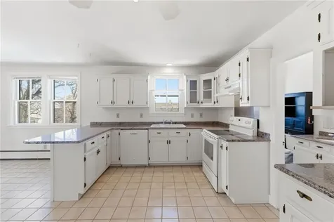 686 Hope Street Bristol RI 02809