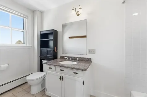 686 Hope Street Bristol RI 02809