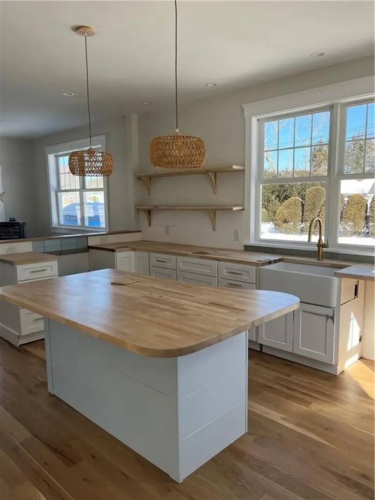 19 Traymore Street Charlestown RI 02813