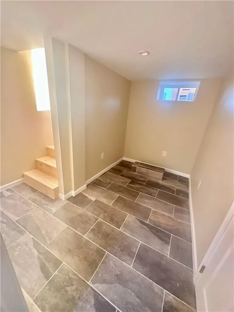 6 Stockwell Street Providence RI 02909
