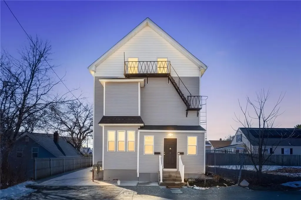6 Stockwell Street Providence RI 02909