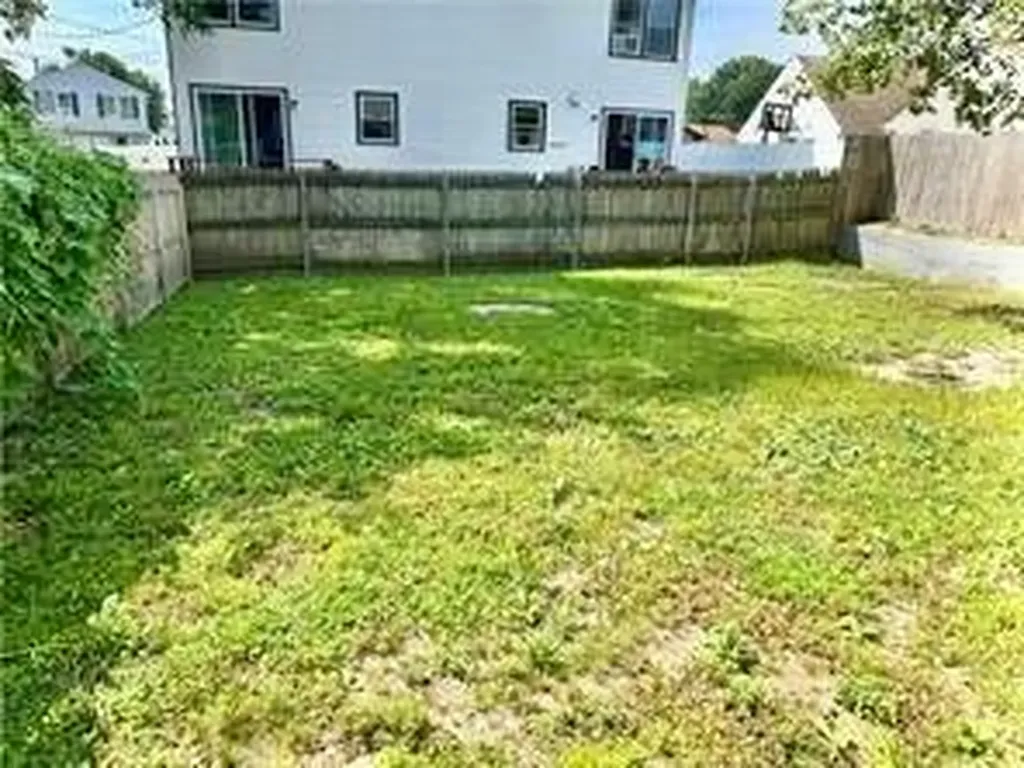 6 Stockwell Street Providence RI 02909