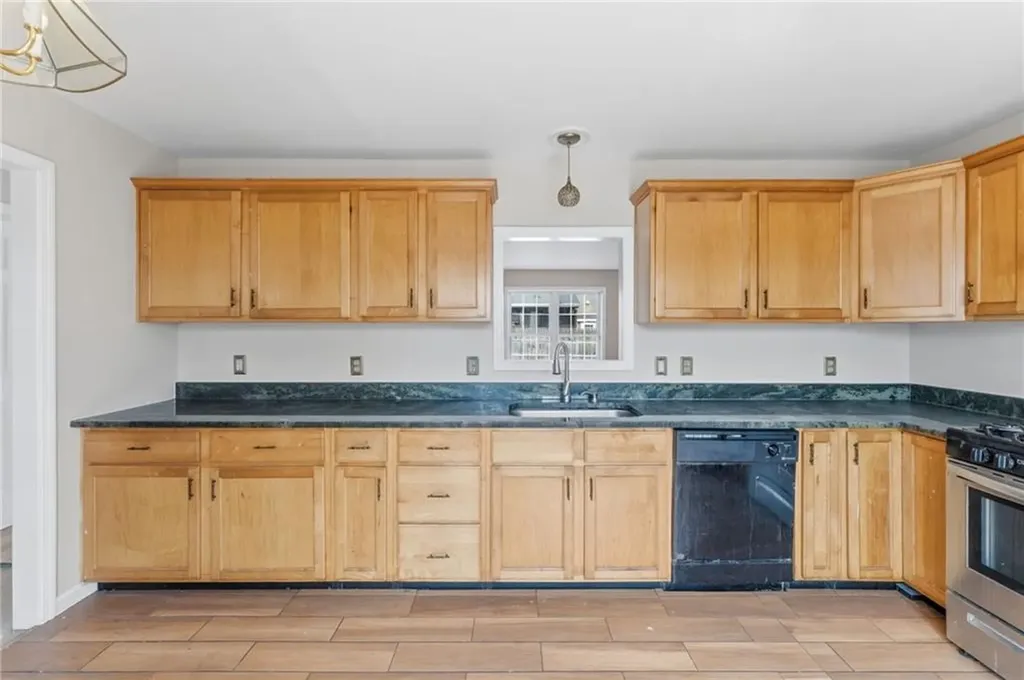 281 Swan Street Providence RI 02905
