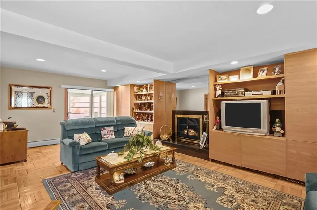 49 Orchard Avenue Johnston RI 02919
