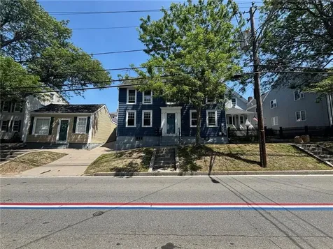 712 Hope Street Bristol RI 02809