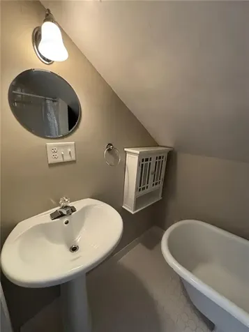 712 Hope Street Bristol RI 02809